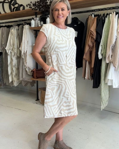Nelia™ – Robe d’été à col rond avec un joli imprimé