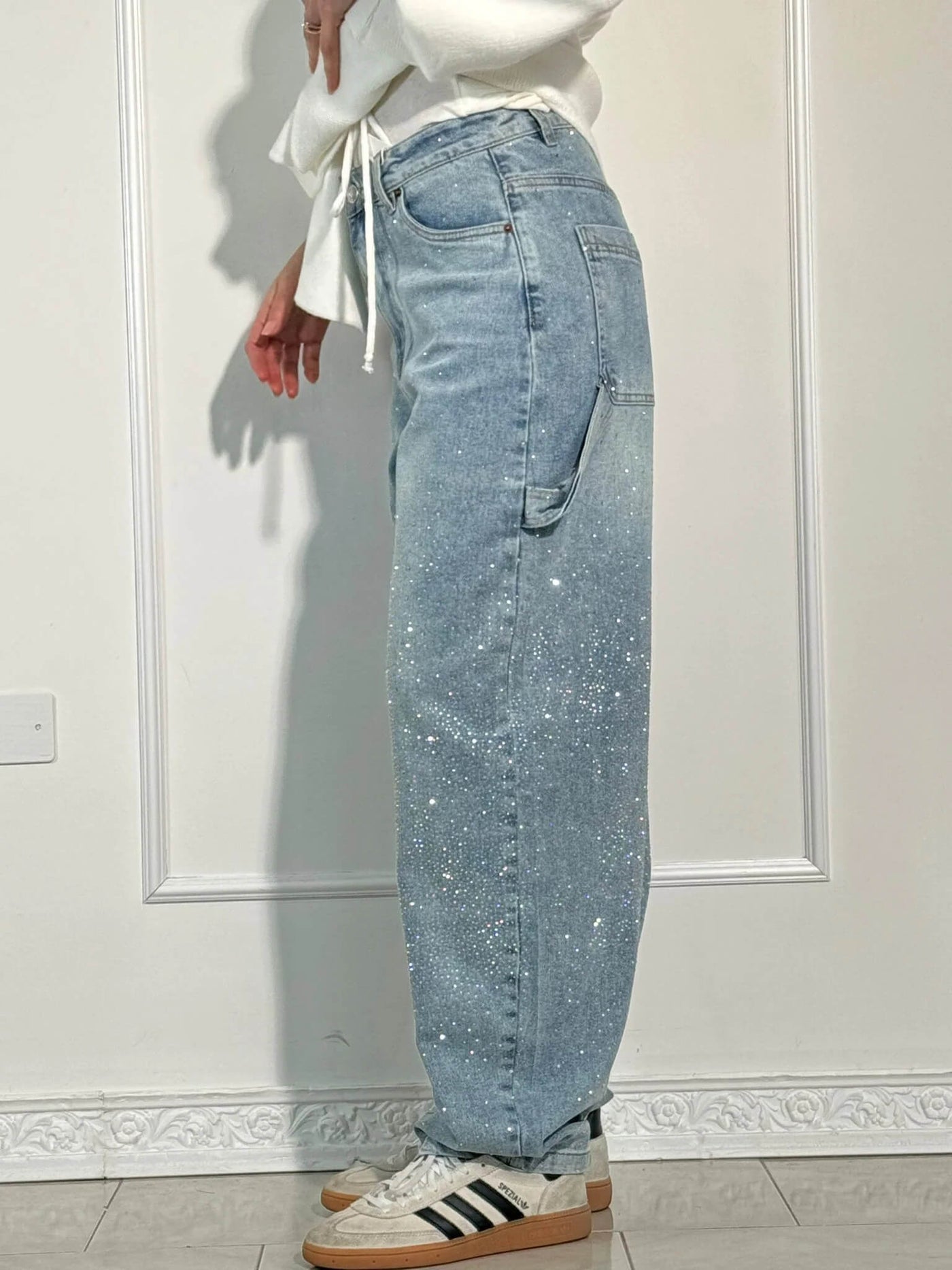 Pantalon Violette™ à taille haute, jambes larges et poches à boutons
