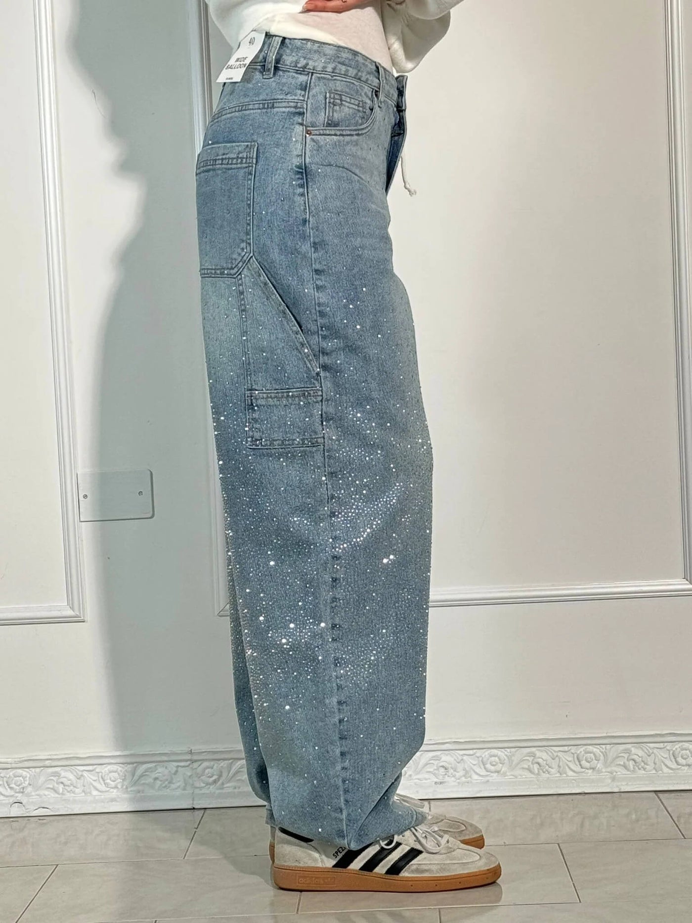 Pantalon Violette™ à taille haute, jambes larges et poches à boutons