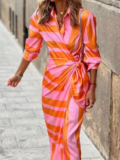 Noelia – Robe Portefeuille Élancée à Rayures Élégantes