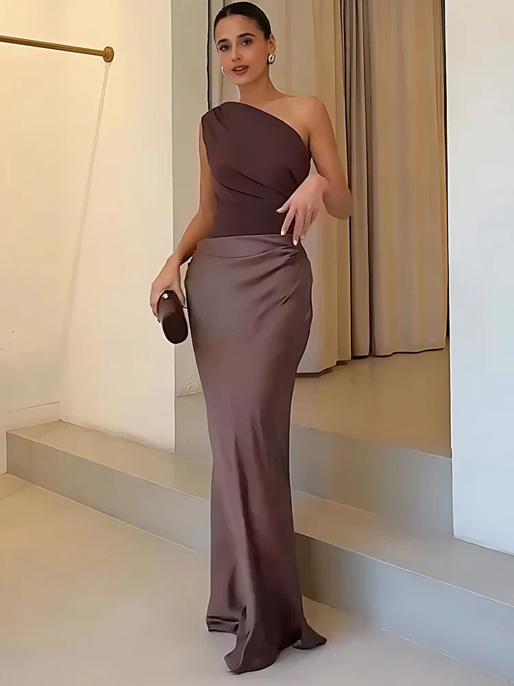 Amber™ – Robe Longue en Satin à Une Épaule