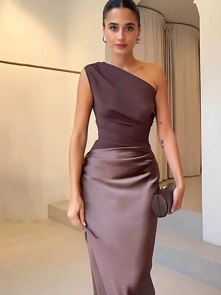 Amber™ – Robe Longue en Satin à Une Épaule