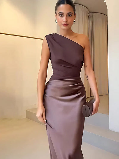 Amber™ – Robe Longue en Satin à Une Épaule