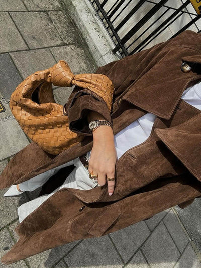 Geneviève | Suède trenchcoat met tijdloze finesse